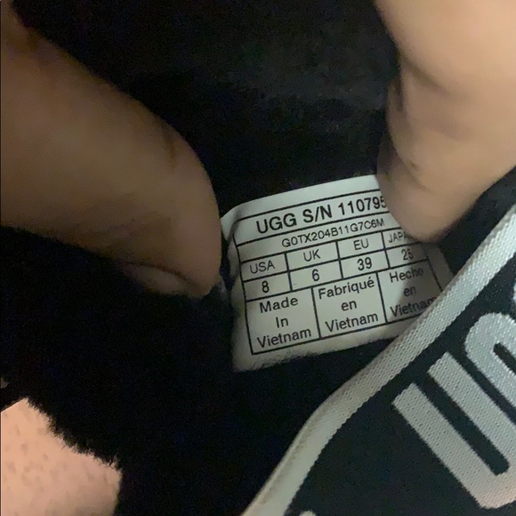 Ugg Slides - Picture 4 of 4